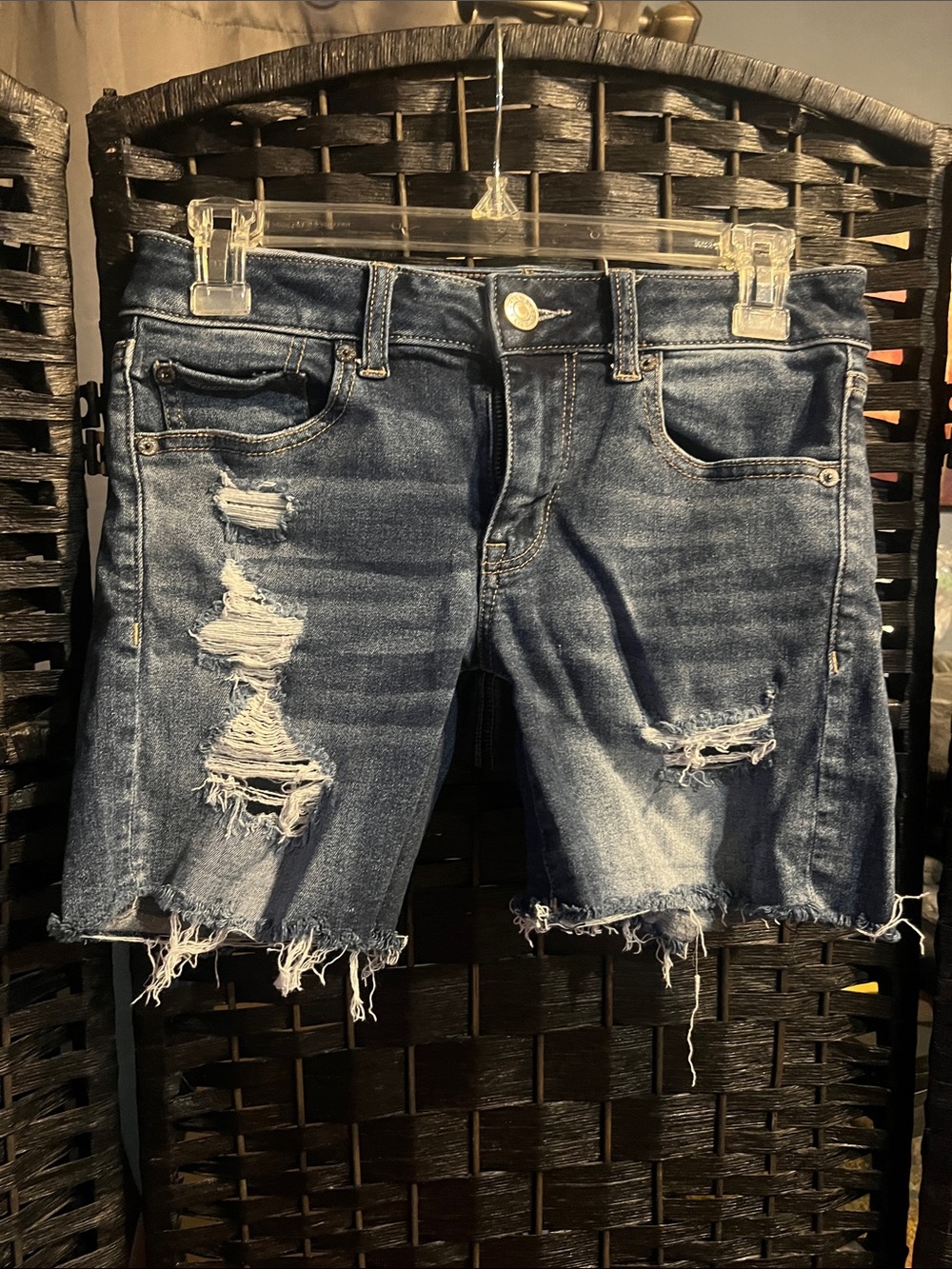 American Eagle size 4 Distressed Dark Blue Denim Women’s Shorts